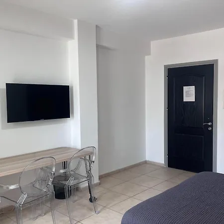 Phaedrus Living Hoopoe Residencies 104 Nicosia